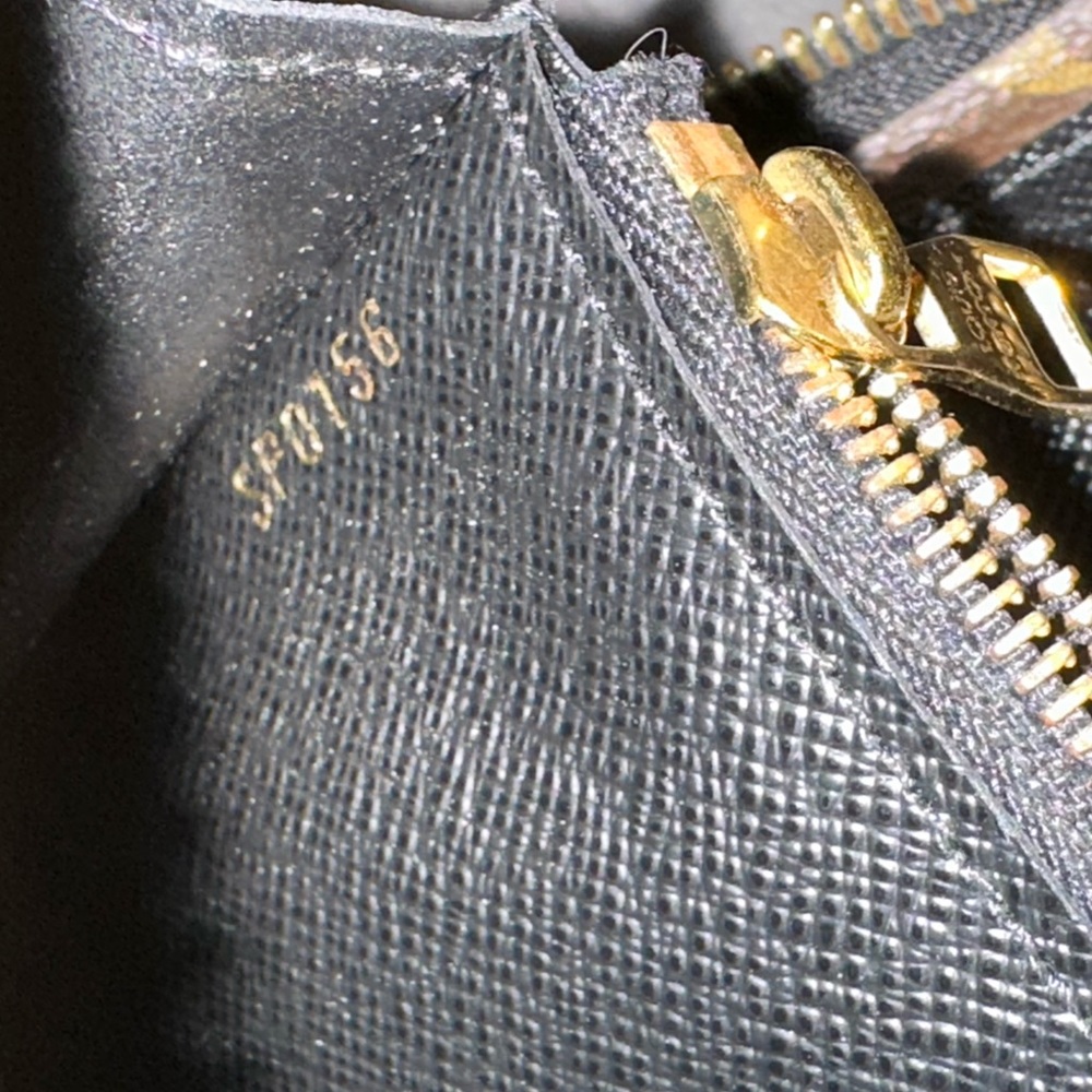 Louis Vuitton Monogram Daily Organizer in Noir - Picture 9 of 12